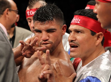 Floyd Mayweather Jr. v Victor Ortiz