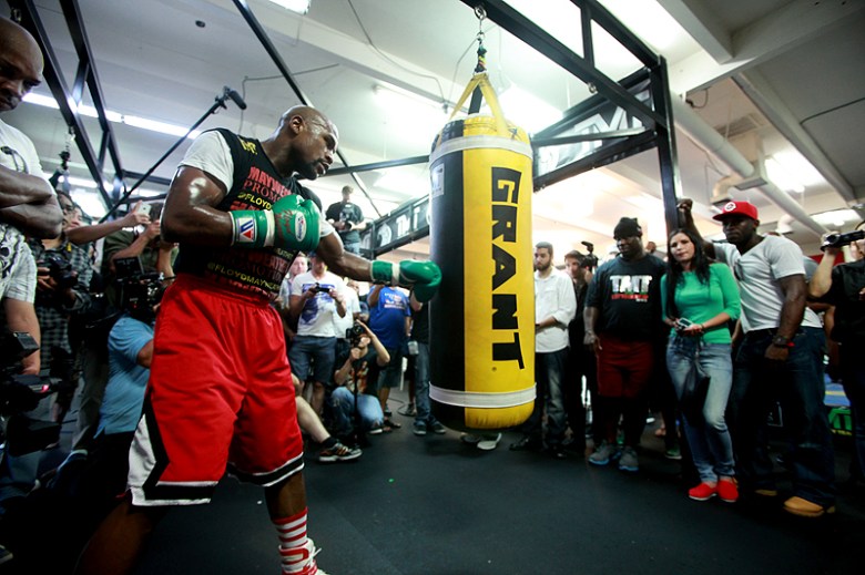 MayweatherWorkout4Alvarez_Hoganphotos4