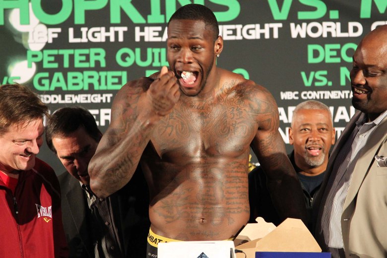 006 Wilder eats cake on scale IMG_1921