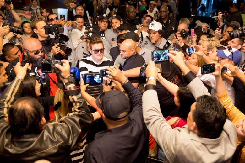 001_Canelo_with_fans