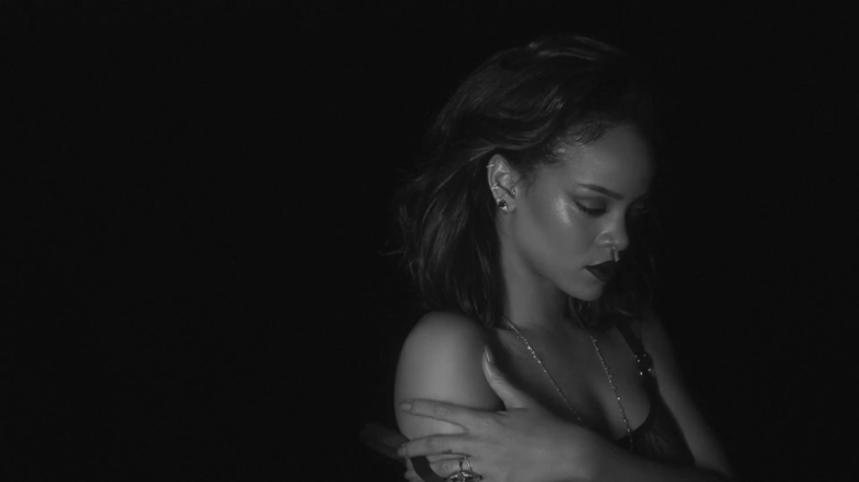 Rihanna_KissItBetter