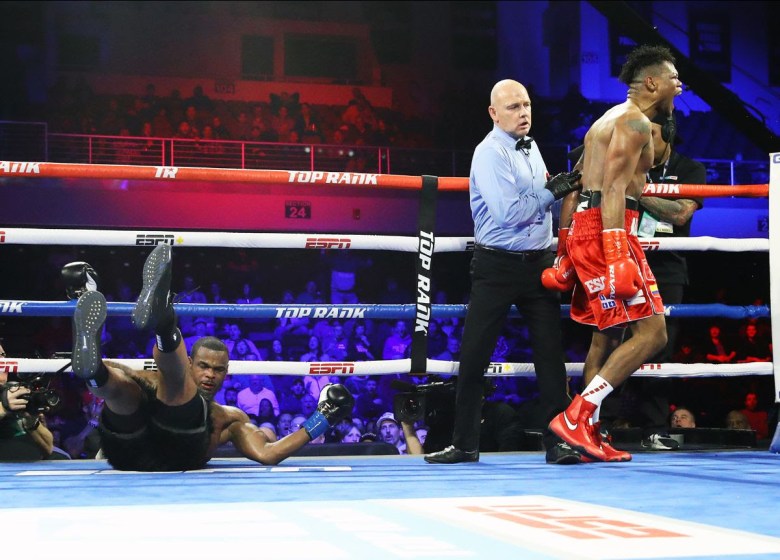 Alvarez_Seals_knockout